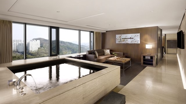 Grand Premier Pool Suite_City_640